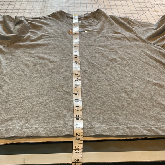 Nike long sleeved crop tee with leopard print and gold and black swoosh, size m - Picture 6 of 7